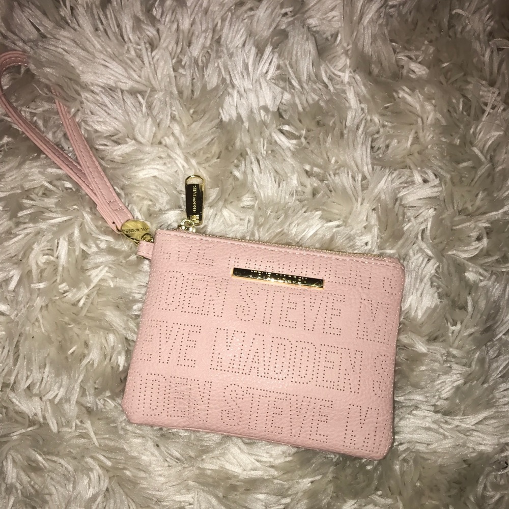 Steve Madden Blush Bklyde Wristlet